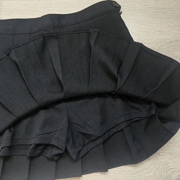 Pleated Mini Skirt - Picture 5 of 6